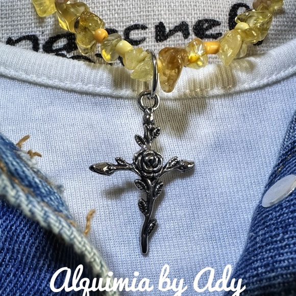 Alquimia Silver and Yellow Necklace with Elegant Design - Picture 2 of 6